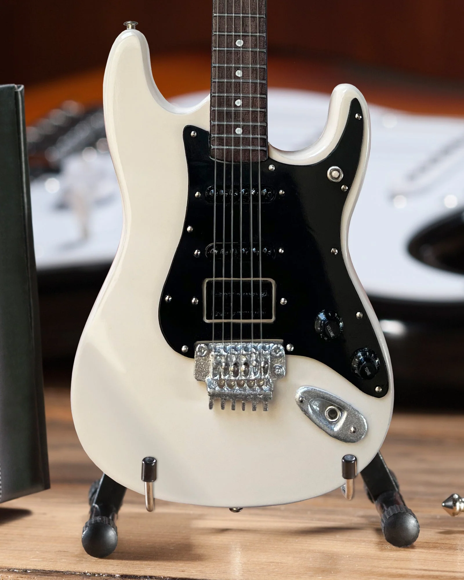 ALEX LIFESON - SPORTSCASTER - MINI GUITAR - Image 3