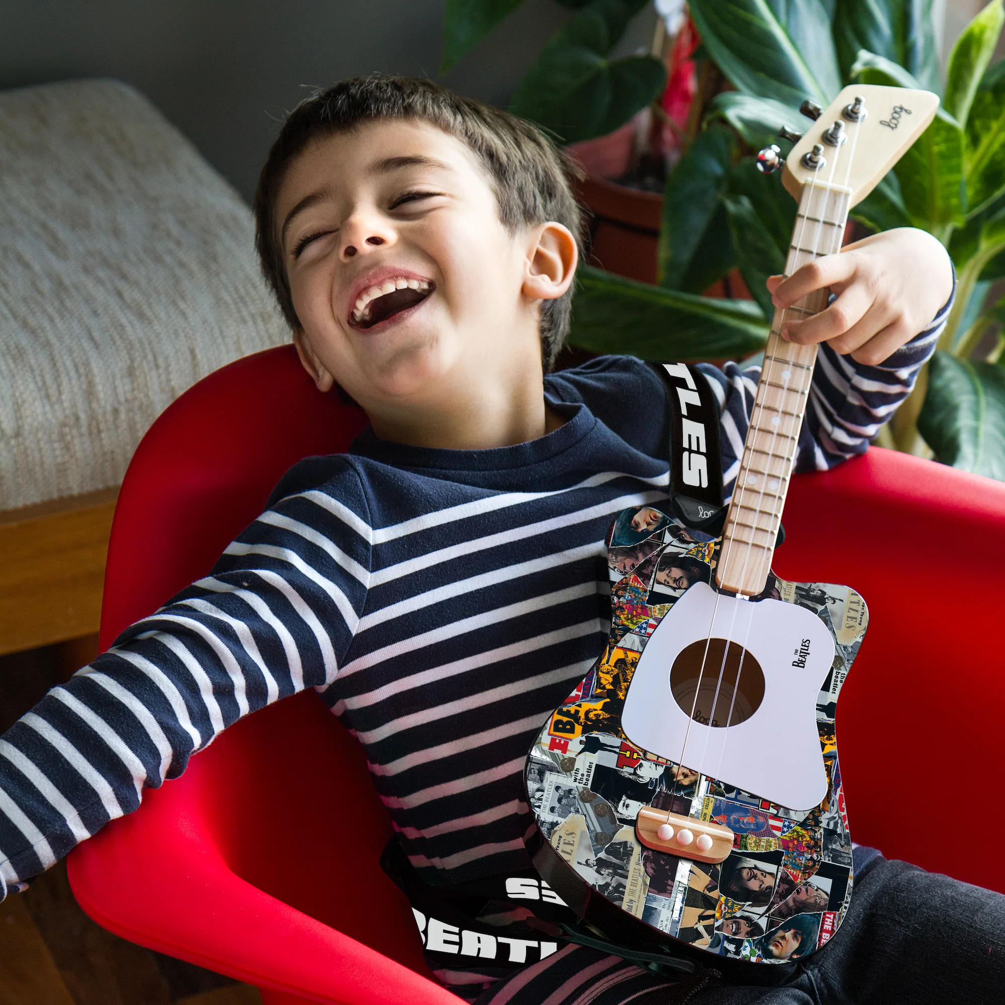 THE BEATLES x LOOG GUITARS - COLLAGE MINI GUITAR BUNDLE - Image 5