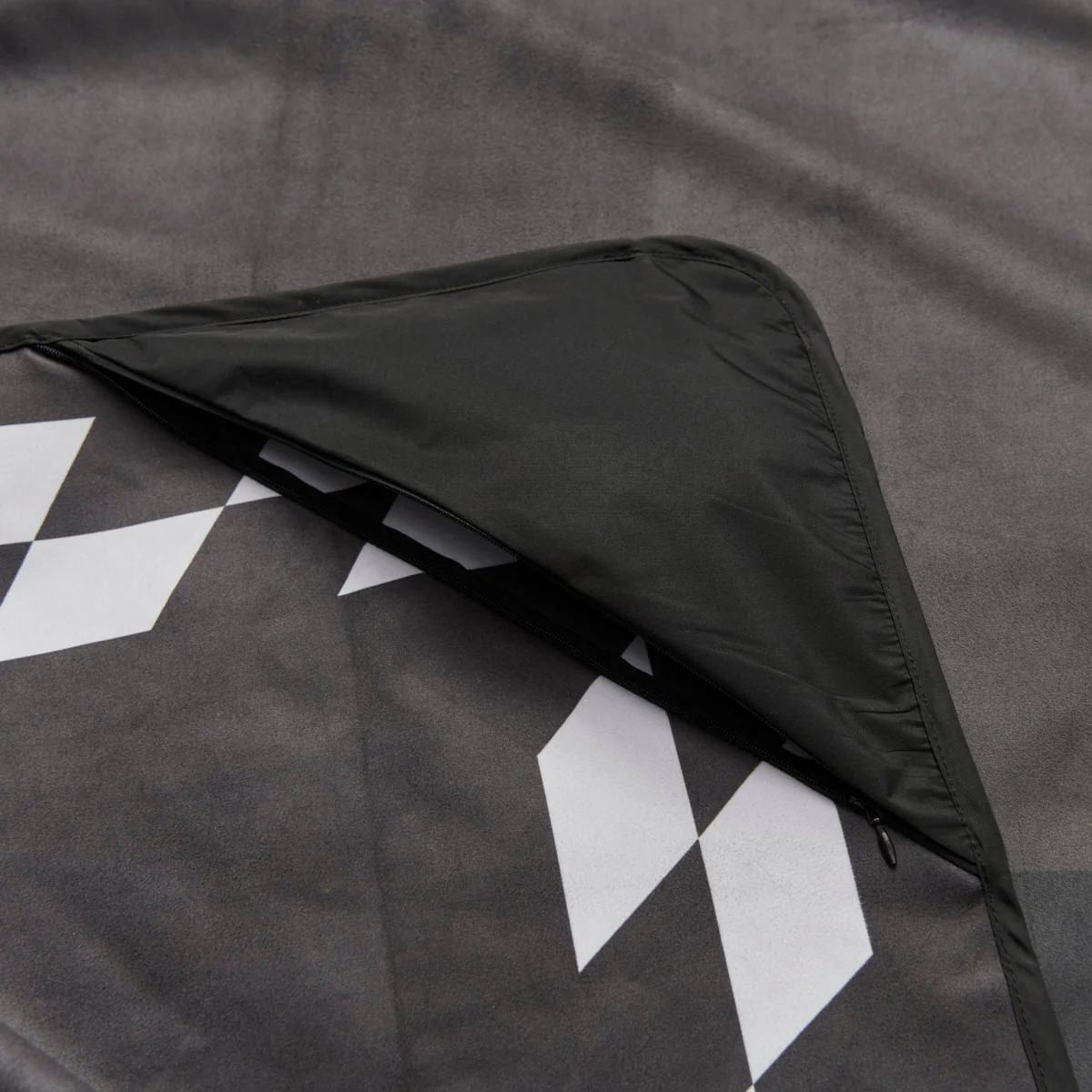 WU-TANG CLAN x SLOWTIDE - BLOCKS ON FIRE QUICK-DRY PICNIC BLANKET - Image 9