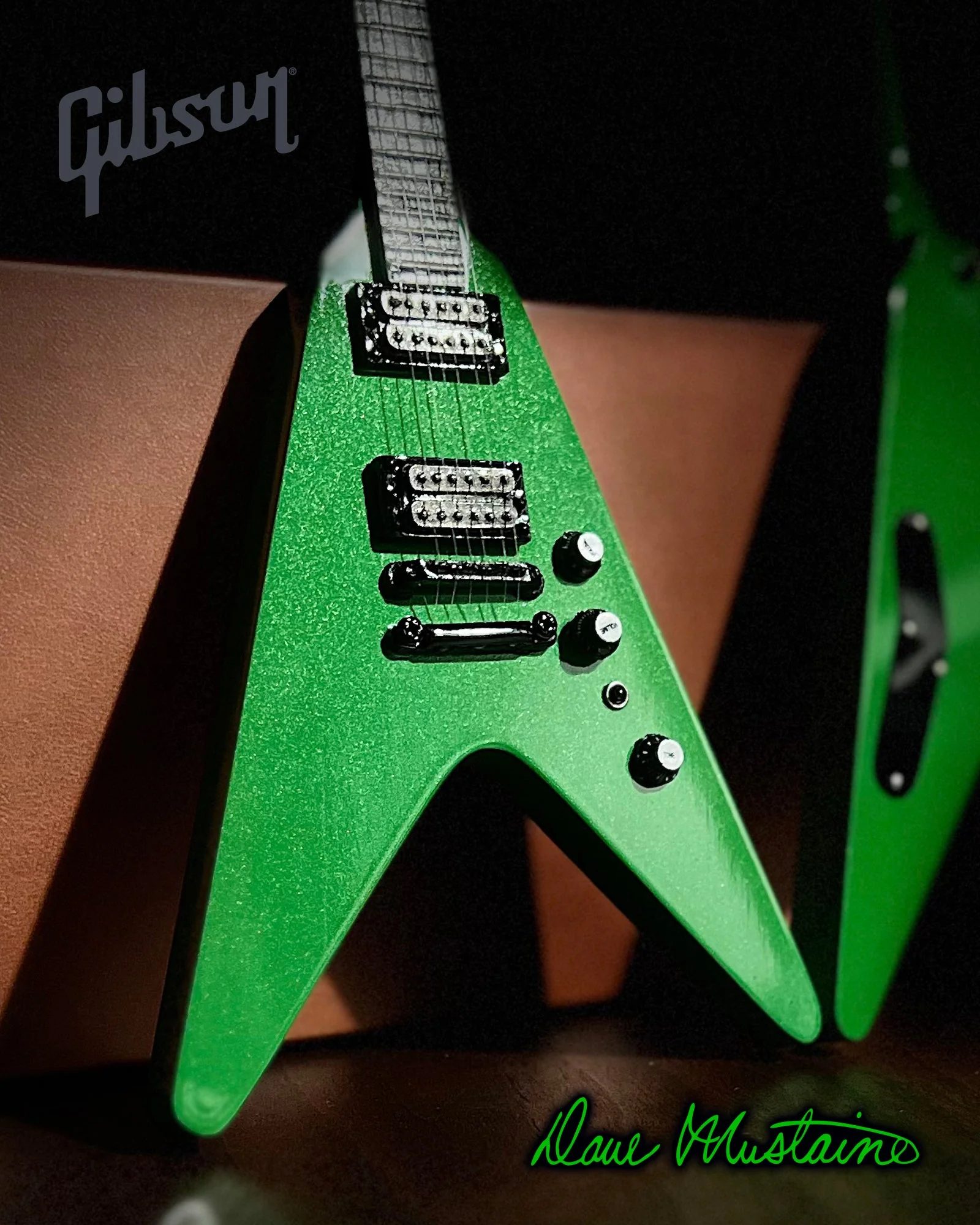 DAVE MUSTAINE - GIBSON FLYING V EXP RUST IN PEACE ALIEN TECH GREEN MINI GUITAR - Image 3