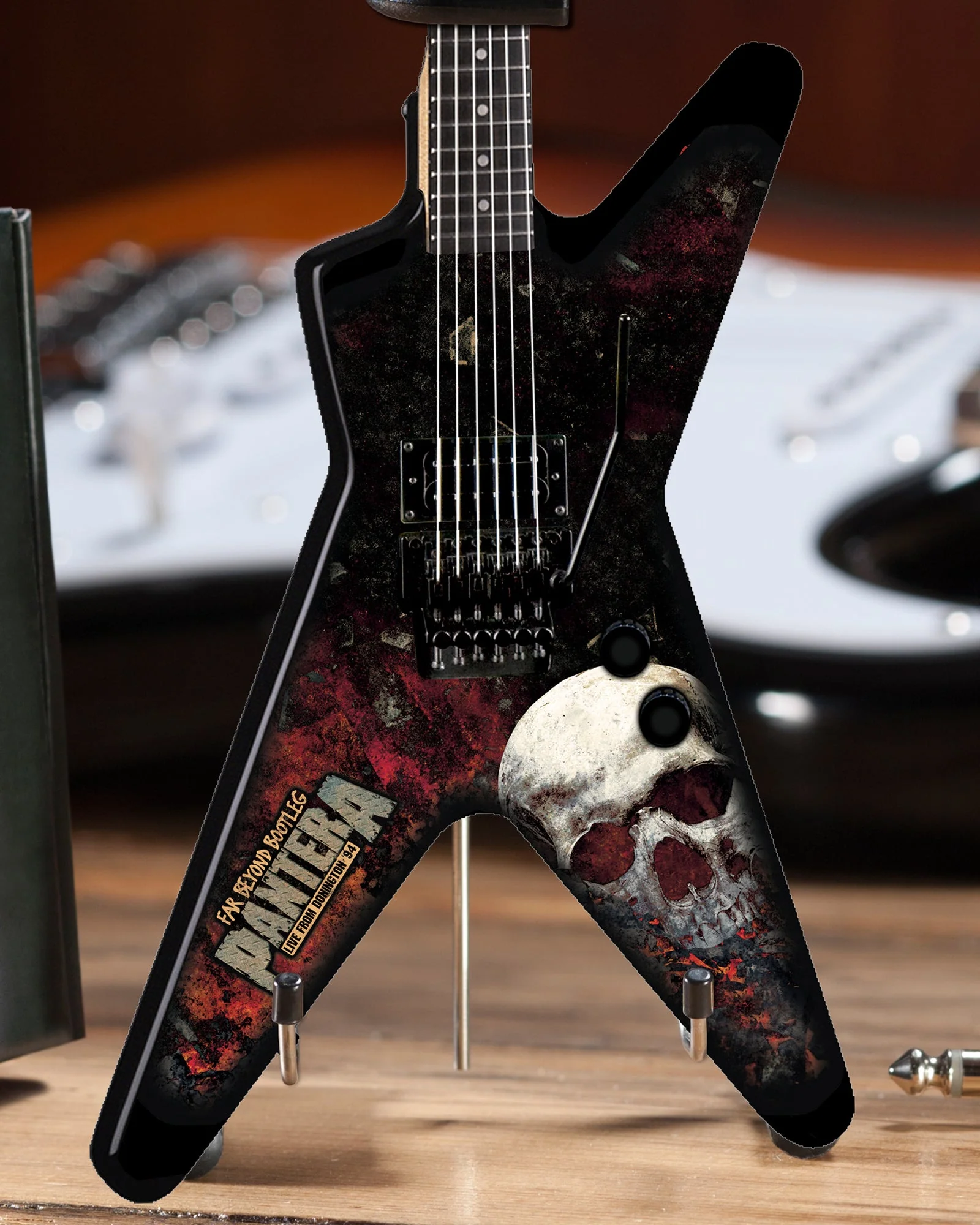 PANTERA - DEAN DIMEBAG - FAR BEYOND BOOTLEG GRAPHIC ML - MINI GUITAR - Image 3