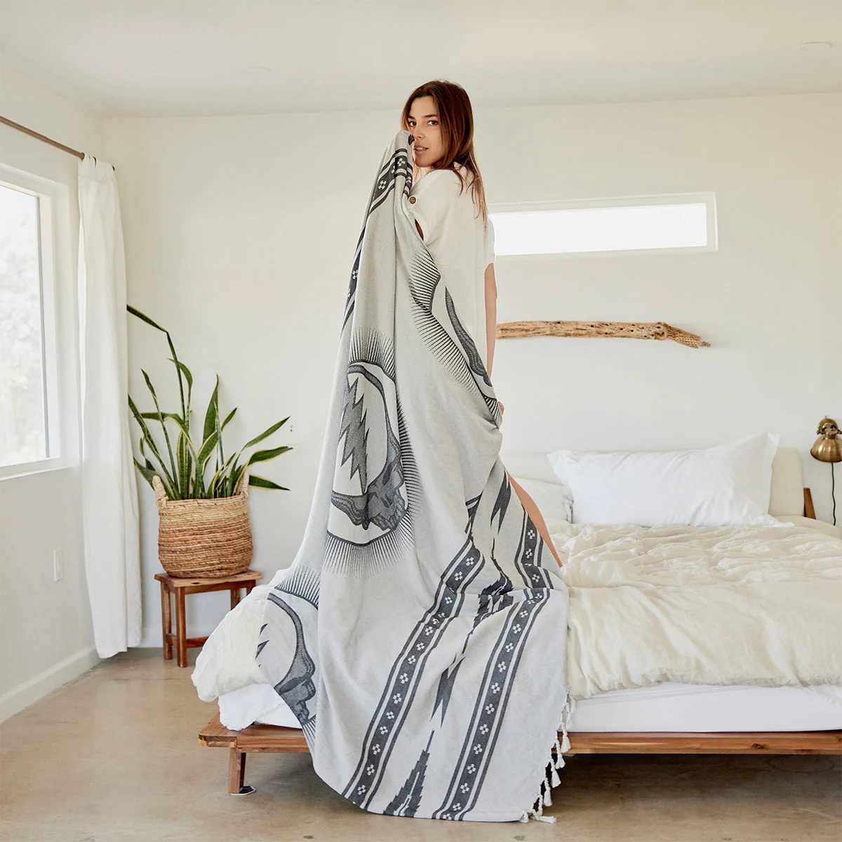 GRATEFUL DEAD x SLOWTIDE - FILLMORE LIGHTWEIGHT BEACH BLANKET - Image 3