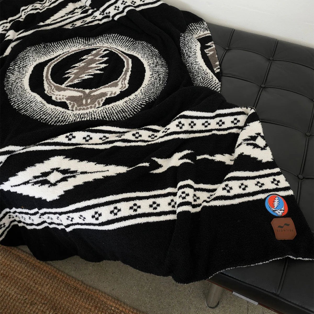 GRATEFUL DEAD x SLOWTIDE - FILLMORE PLUSH KNIT THROW BLANKET - Image 3