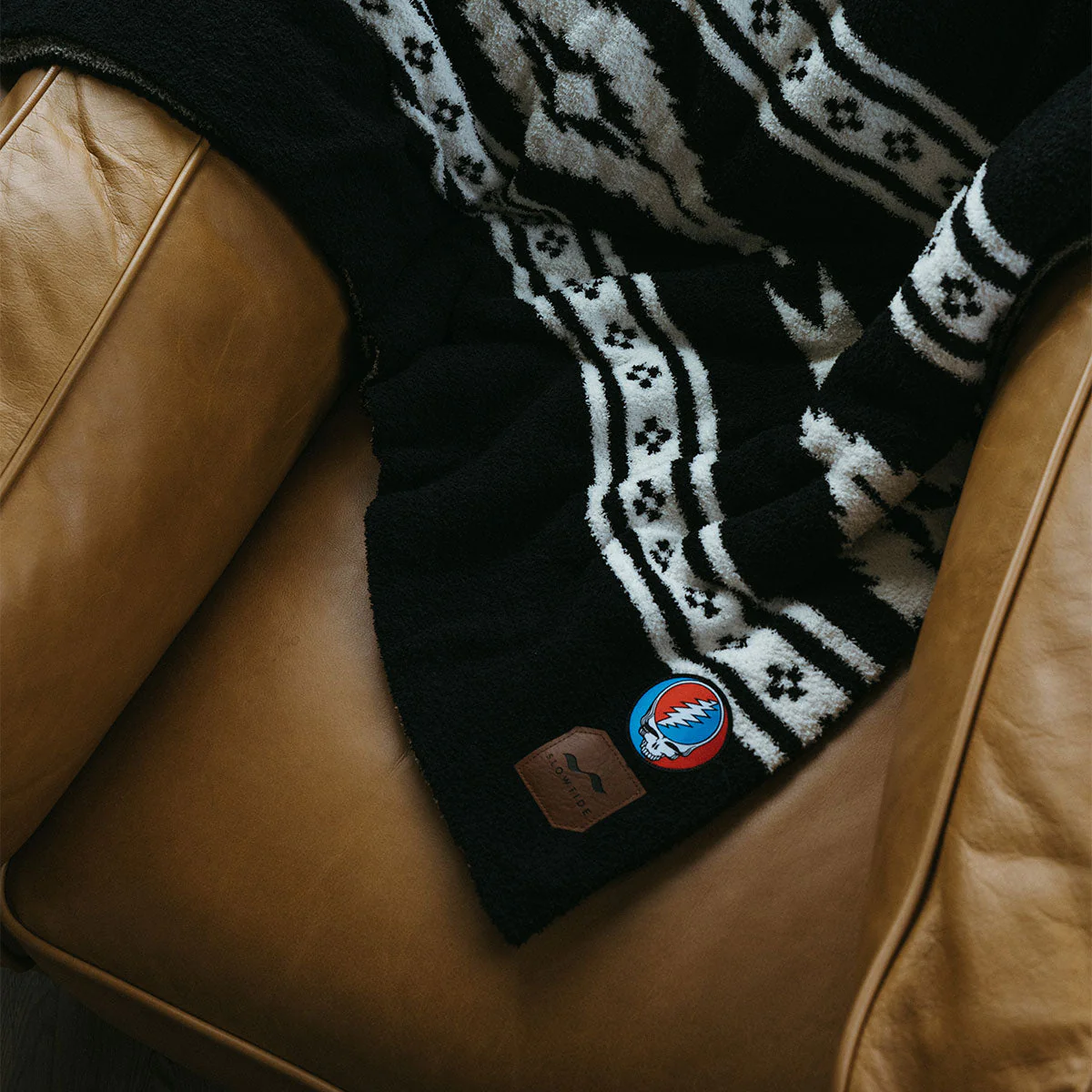 GRATEFUL DEAD x SLOWTIDE - FILLMORE PLUSH KNIT THROW BLANKET - Image 4