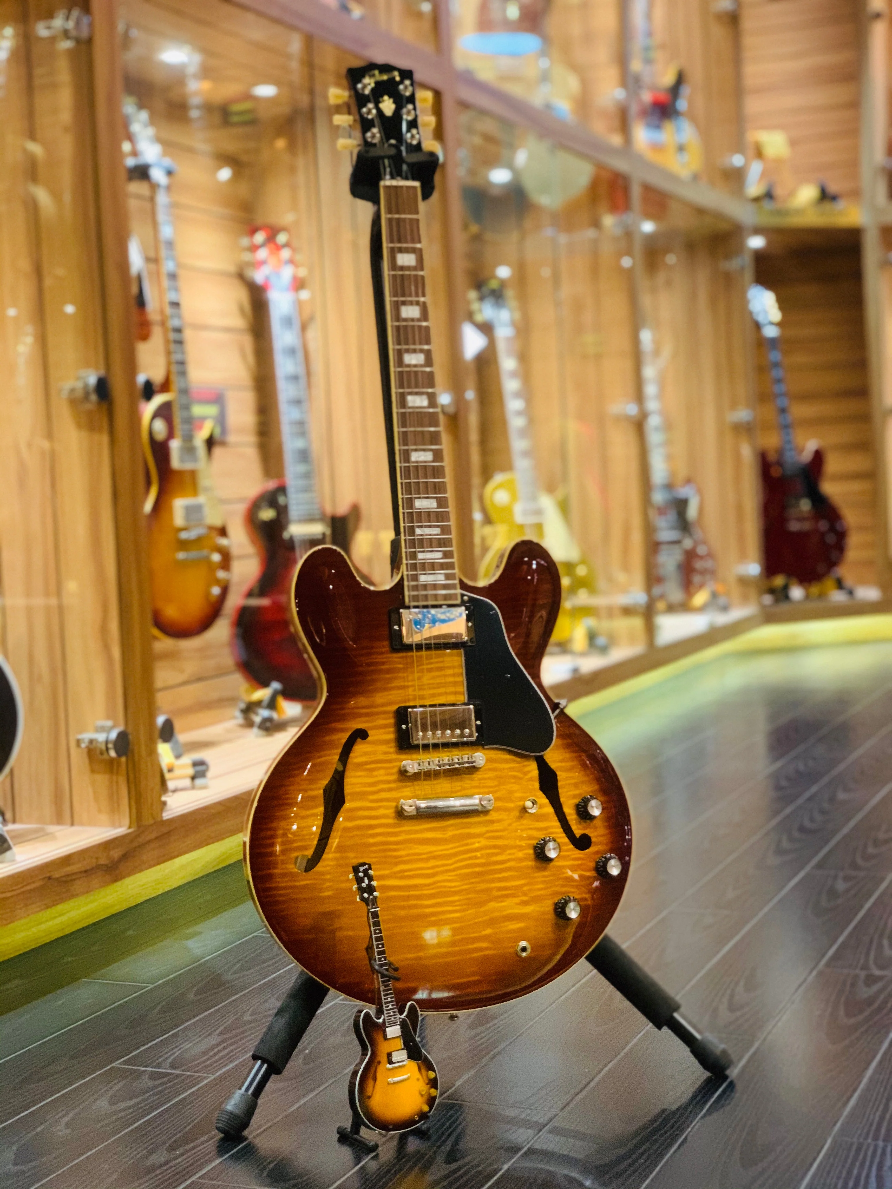 GIBSON - ES-335 VINTAGE SUNBURST - MINI GUITAR - Image 8