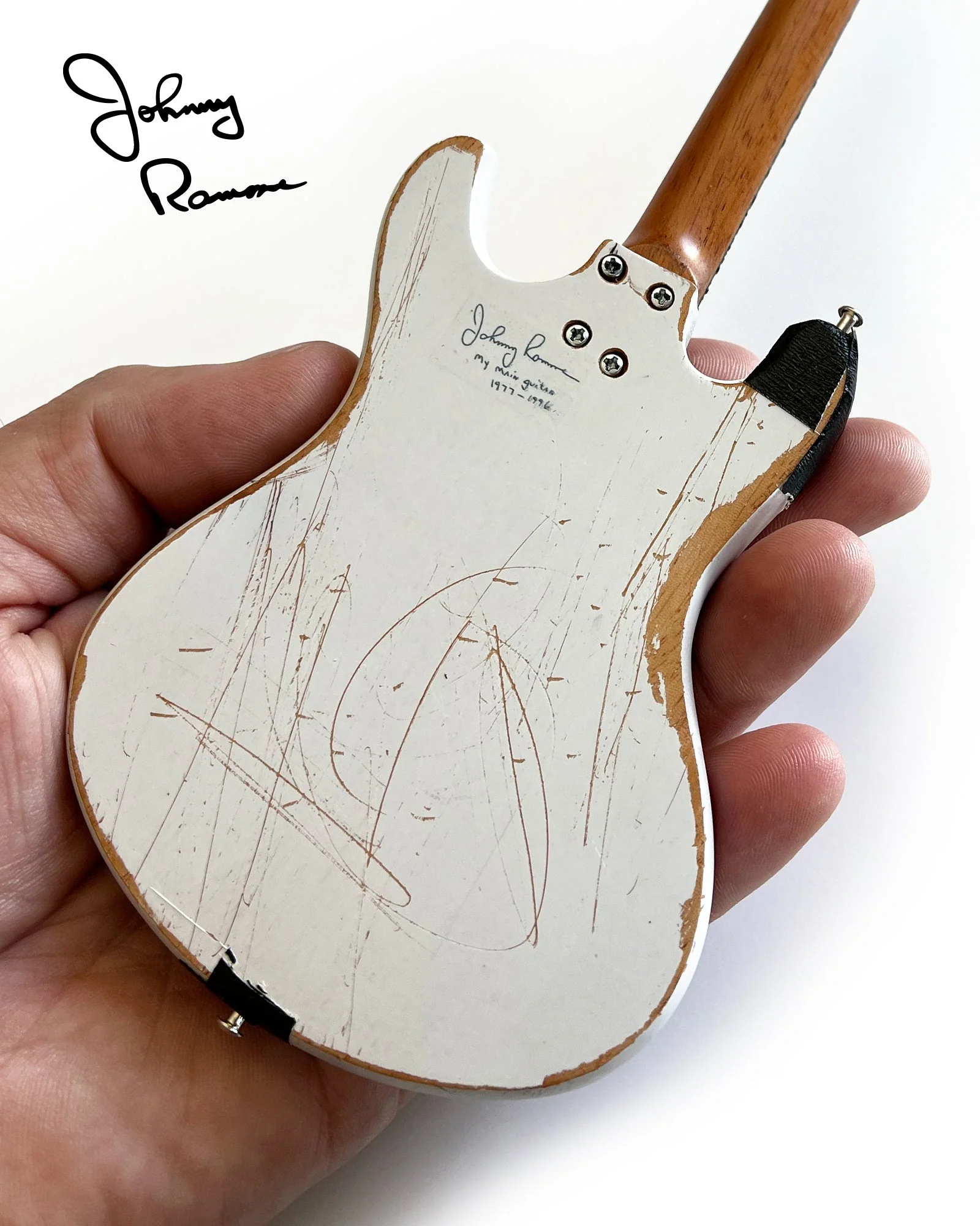 JOHNNY RAMONE - SIGNATURE 1965 MOSRITE VENTURES 2 - MINI GUITAR - Image 4