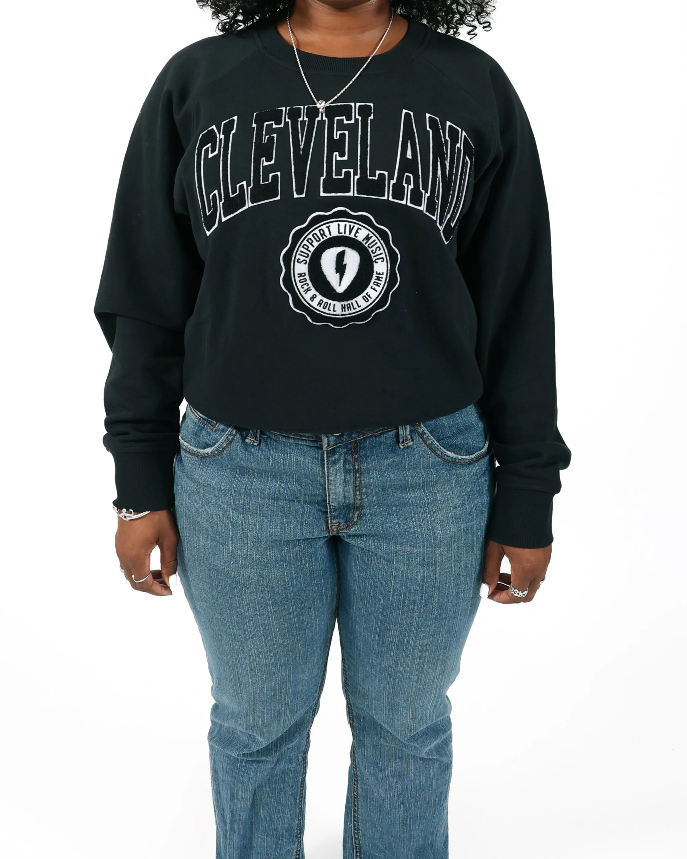 ROCK HALL CHENILLE PATCH FITTED CREWNECK - Image 2