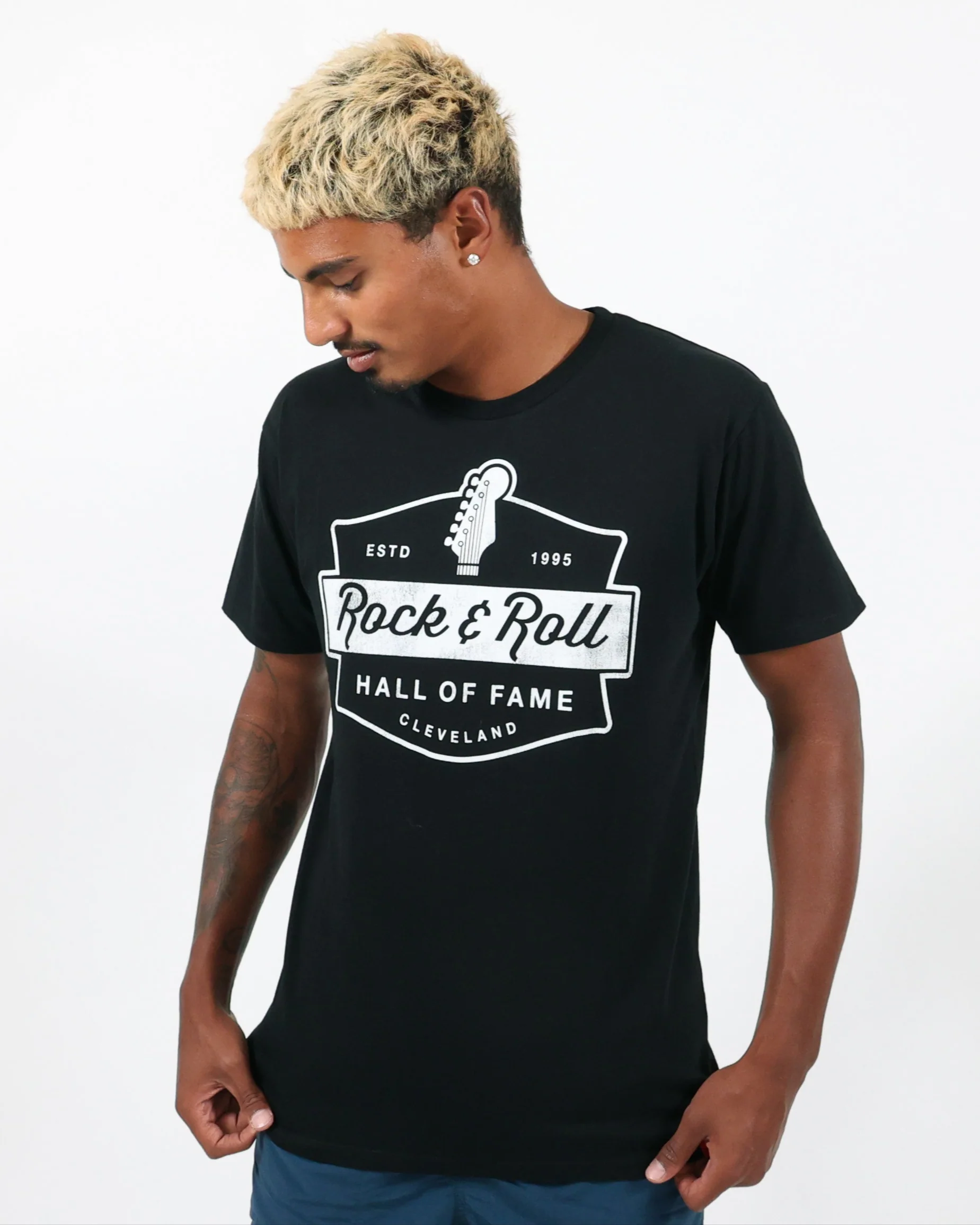 ROCK HALL HEADSTOCK BADGE T-SHIRT - Image 4