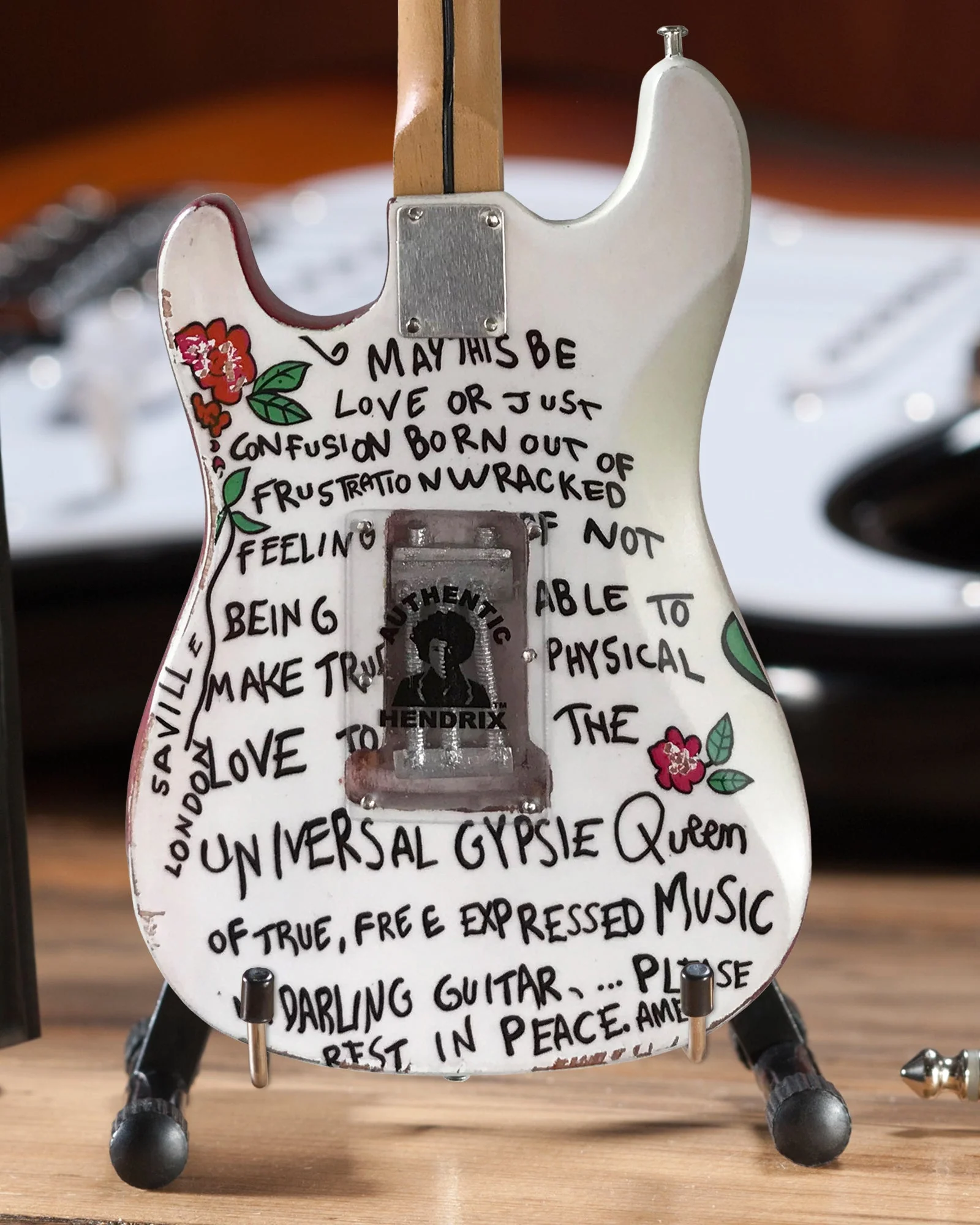 JIMI HENDRIX - SET OF 3 SIGNATURE FENDER™ STRATOCASTER™ MINI GUITARS - Image 8