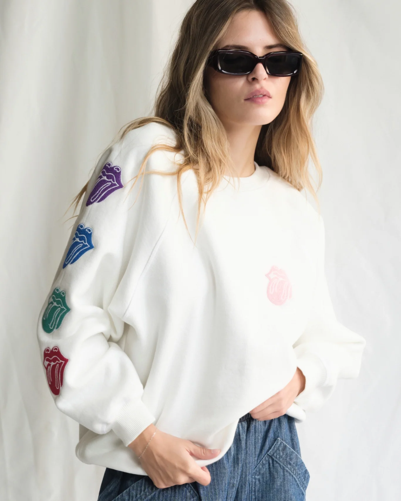 THE ROLLING STONES - SHE'S A RAINBOW CREWNECK