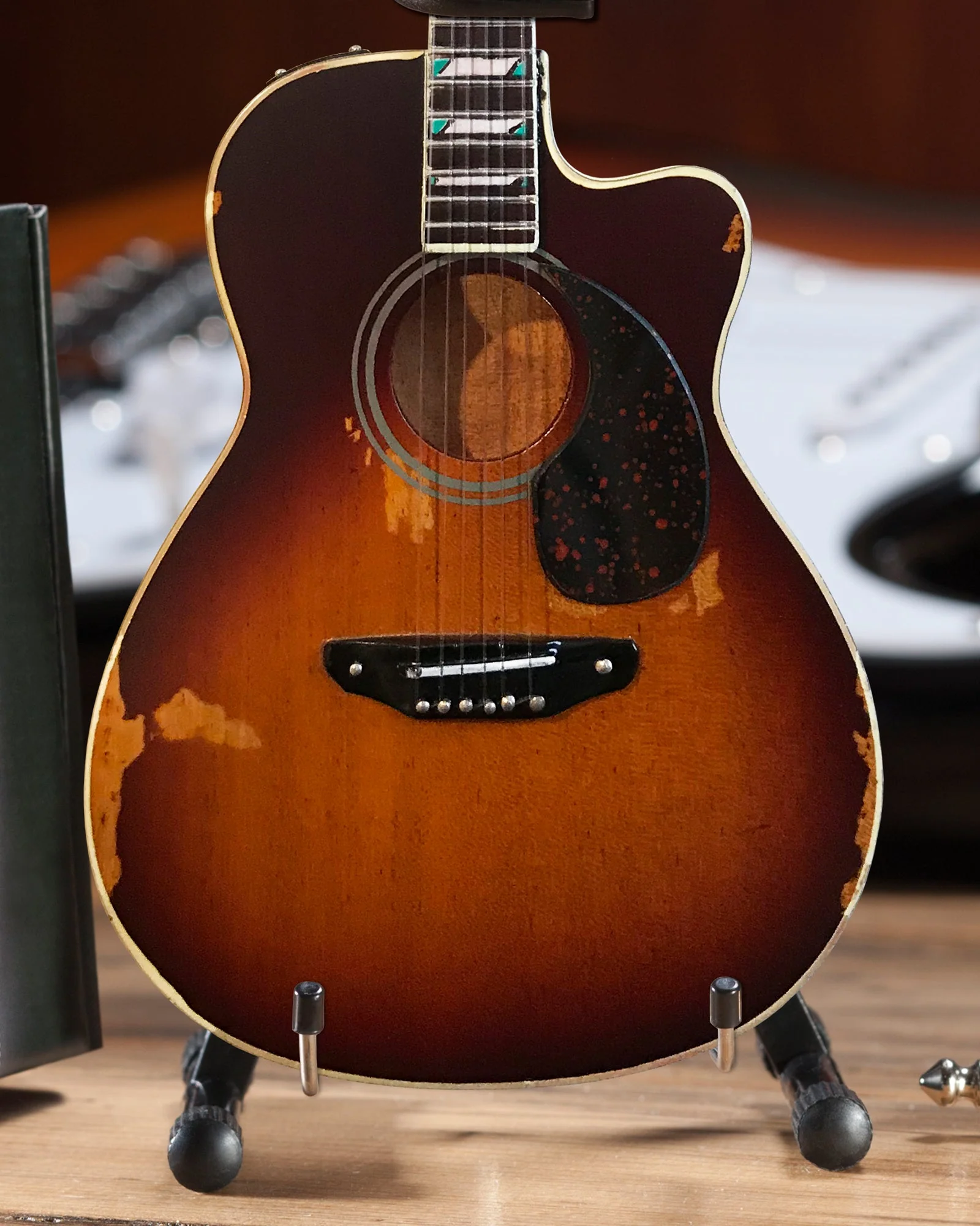 TOBY KEITH - SIGNATURE SUNBURST - MINI ACOUSTIC GUITAR - Image 2