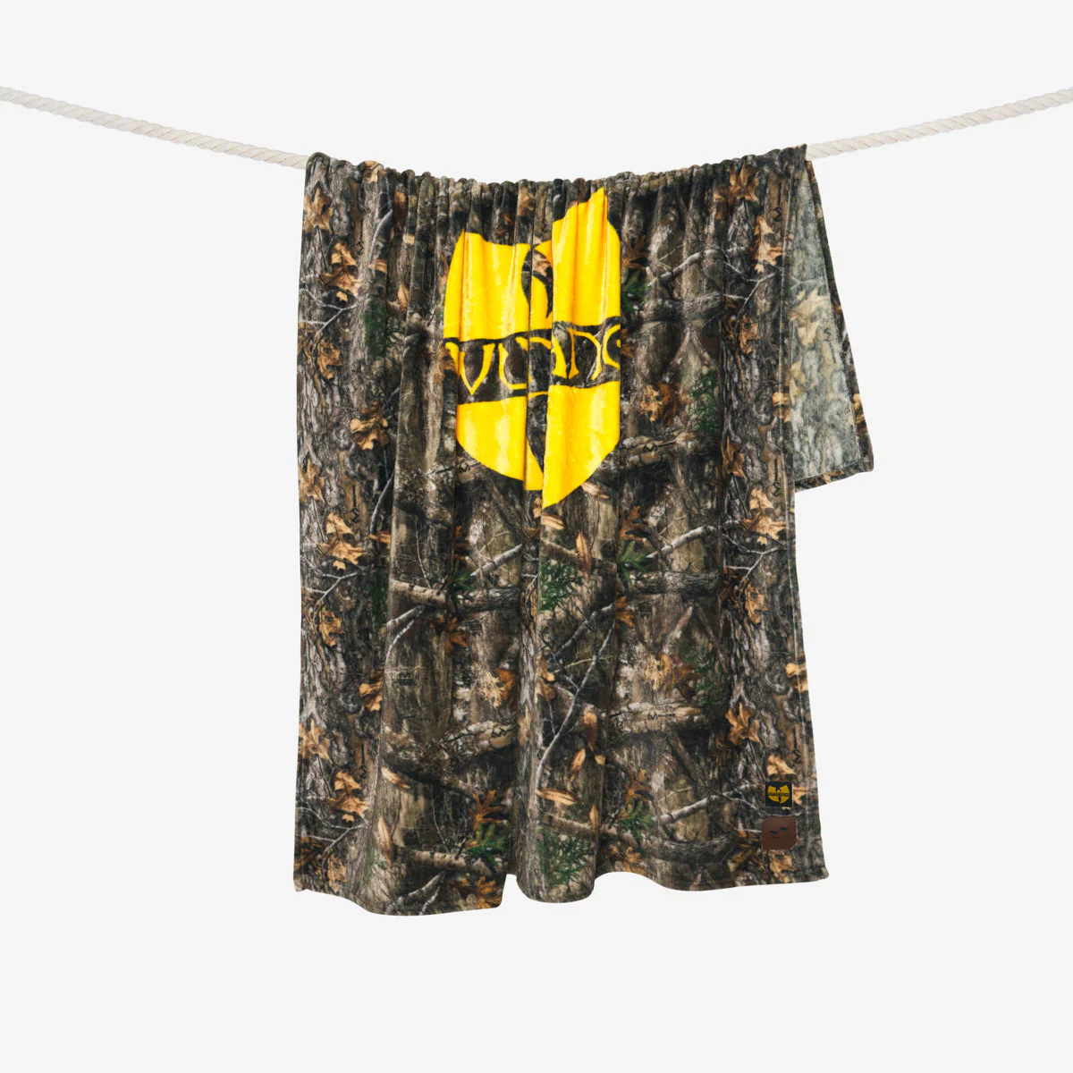 WU-TANG CLAN x SLOWTIDE - TRIUMPH PLUSH FLEECE THROW BLANKET - Image 5
