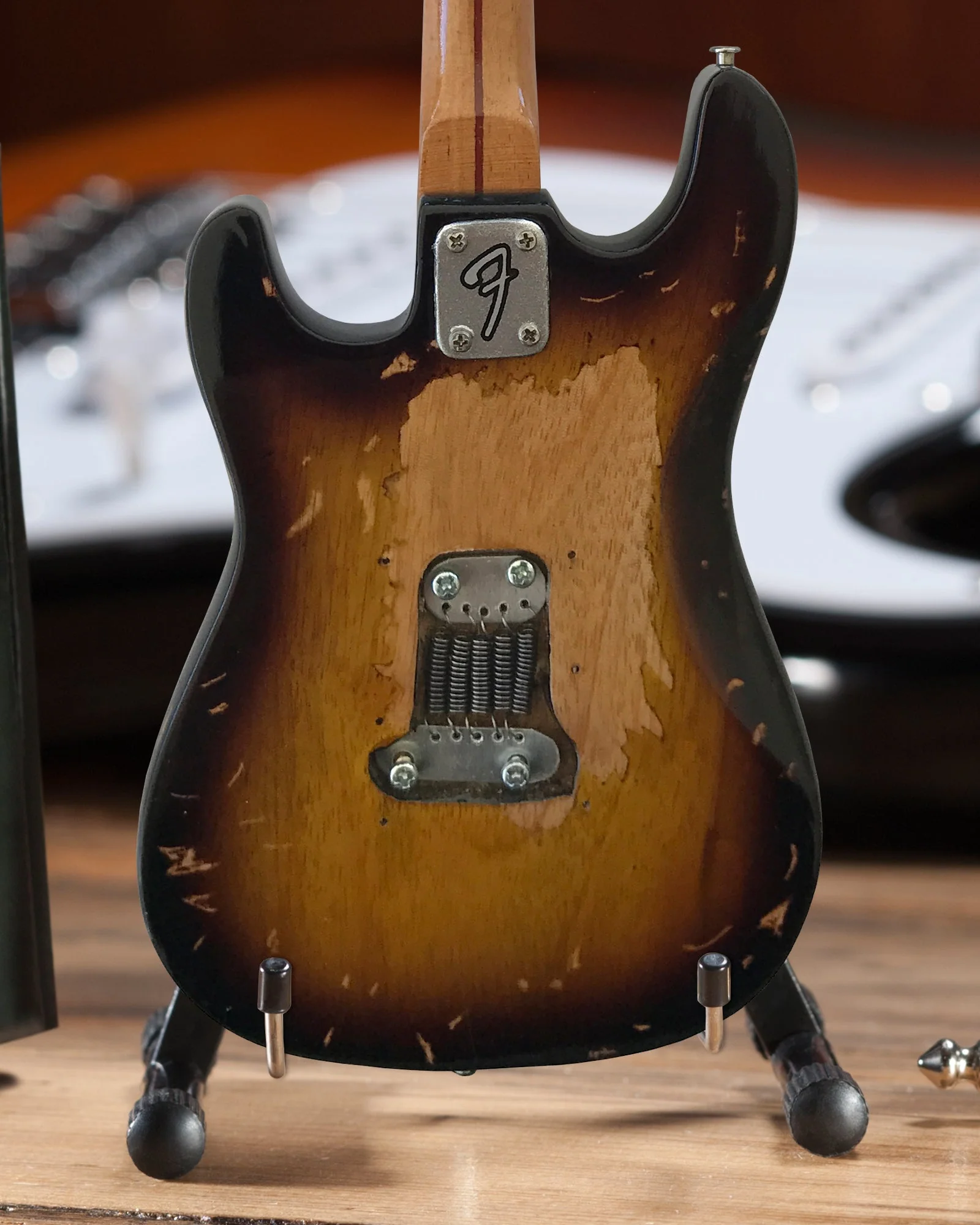 FENDER™ STRAT™ - SIGNATURE VINTAGE DISTRESSED - MINI GUITAR - Image 4